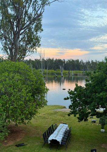 Golden Mile - On the Waterfront in บุนดาลอง