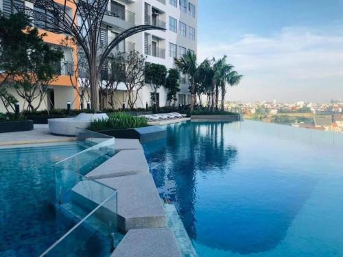 The Sun Avenue Riverside Apartments in District 2 - 수영장