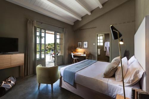 Book the Deluxe Double or Twin Room Deluxe Double or Twin Room