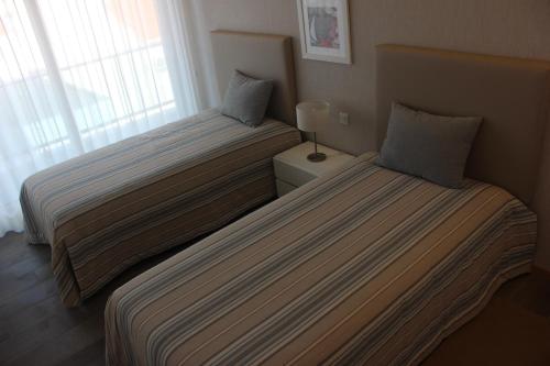 2 bedrooms, 4 beds