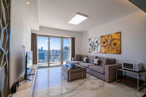 Bright 2BR 1 Living Room Suite Steps from Xujiahui Metro, Shanghai (foto 8)