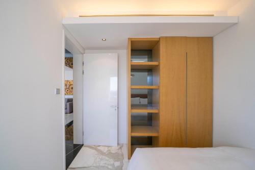 Bright 2BR 1 Living Room Suite Steps from Xujiahui Metro, Shanghai (foto 9)