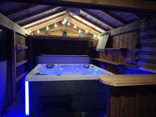 Pezsgőfürdő, Maison Centre ville avec Jacuzzi in La Teste-De-Buch