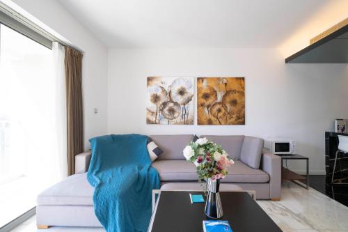 Comfortable 2BR Apartment Steps from Xujiahui Metro, Shanghai (foto 4)