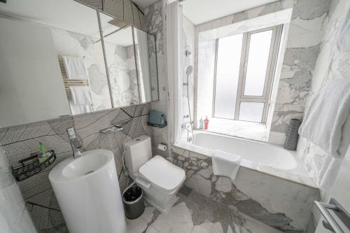 Comfortable 2BR Apartment Steps from Xujiahui Metro, Shanghai (foto 9)