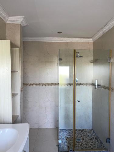 Nala Guest House Room Type - Deluxe Queen Suite