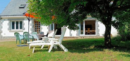Maison dans îlot de verdure