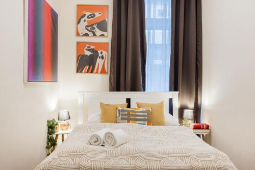 Chic 3BR Gem in the Heart of Budapest- Walk to Krudy St, Budapeszt (zdjęcie 8)