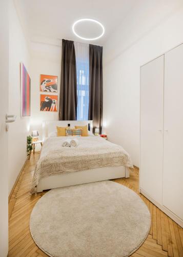 Chic 3BR Gem in the Heart of Budapest- Walk to Krudy St, Budapeszt (zdjęcie 10)