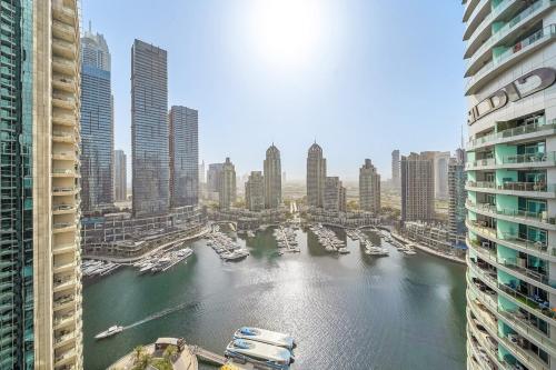 FIRST CLASS 1BR Majestic Marina Views, Dubai (foto 7)