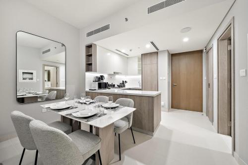 FIRST CLASS 1BR Majestic Marina Views, Dubai (foto 8)