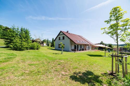 Výhled do Krkonošské krajiny (Vyhled do Krkonosske krajiny) in เซอร์มนา