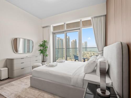 Panorama Royale 1BR w Study-Sleeps 4- Full Burj Khalifa View in Imperial-13, Дубай (фото 9)
