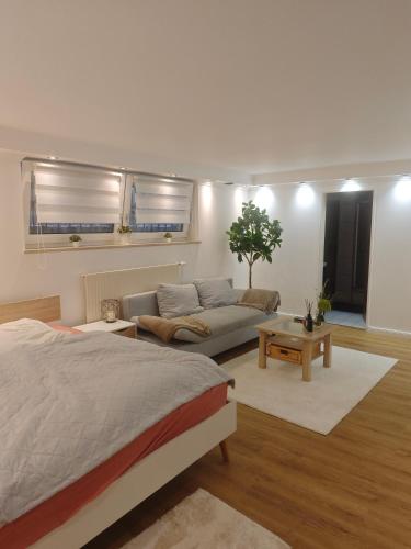 Ruhige FeWo Soutterainwohnung im Grünen, Hamburg