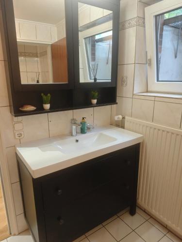 Ruhige FeWo Soutterainwohnung im Grünen, Hamburg (photo 6)
