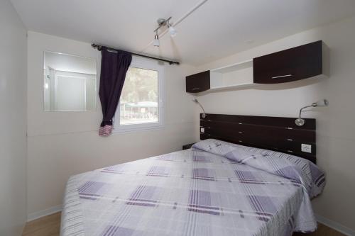 3 bedrooms, 5 beds