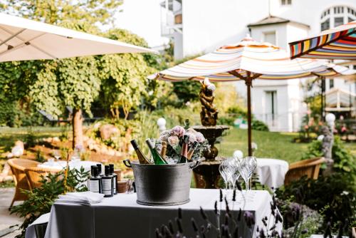 Seehotel Hubertushof – Velden, CA