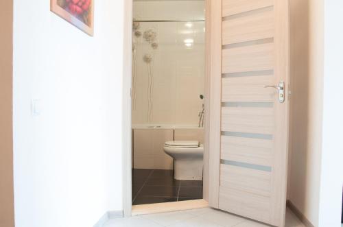 Apartment on Bogatyrskaya 6a - image 2