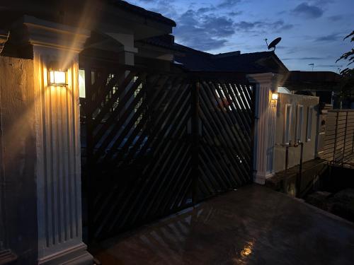 Rina's Homestay in Ulu Tiram