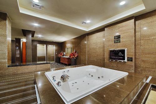 i NEED精品汽車旅館-新竹旗艦店 near Xinyue Beach