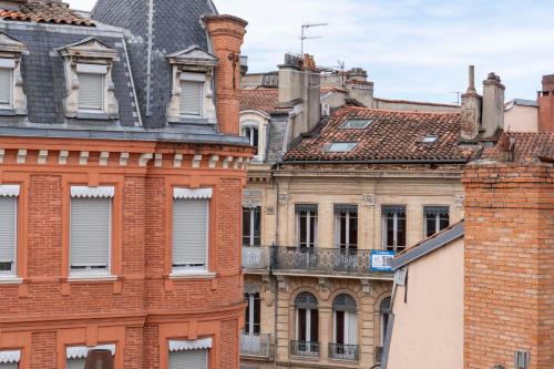 Hotel Ours Blanc - Place Victor Hugo - image 18