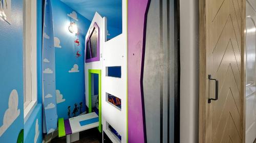 Wands & Wishes | Luxury Condo Minutes from Disney – khách sạn tại Hồ Bryan