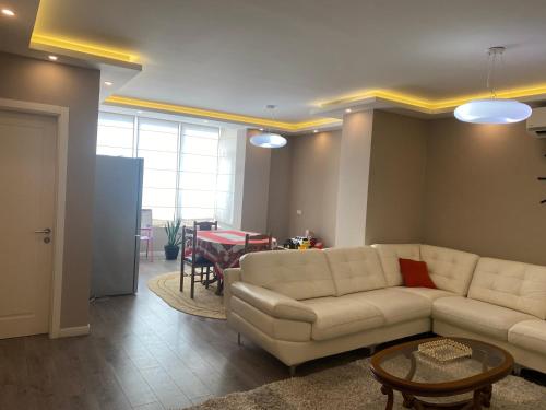 Valentina Cozy 2-Bedroom House in 盧什涅