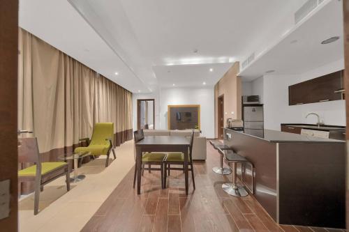 Sports City Large 1 bedroom apartment, Dubai (Foto 2)