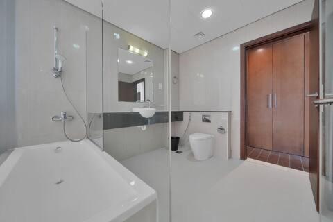 Sports City Large 1 bedroom apartment, Dubai (Foto 4)