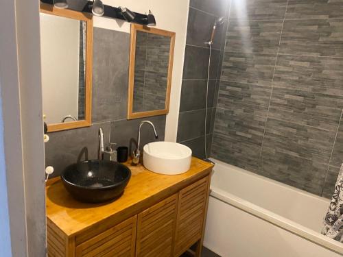 Bathroom, Appartement les Terrasses in Talence