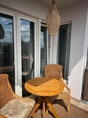 3-room luxury appartment - 120qm - up to 9 guests - Air condition - free car parking, Düsseldorf (fotografie 9)
