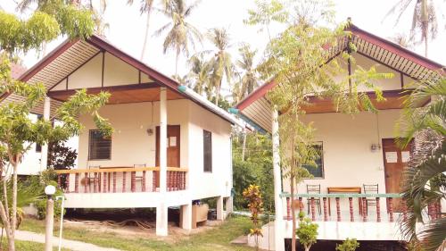 Happy Bungalow