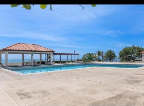 Spacious two bedrooms with sea and city view in Portmore
