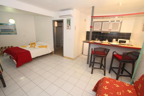1 double bed, 1 twin bed, 1 sofa bed