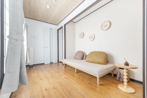 A unique cozy townhouse perfect for up to 5 guests, Tokio