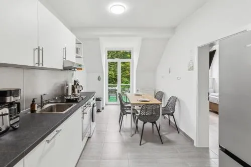 Jenapartments 4SZ 8P Zentral, Terrasse, Waschtrockner in Jena, Deutschland