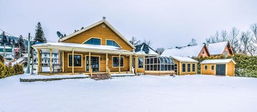 Au Bord du St-Maurice navigable river spa and ski in 大派爾斯(QC)