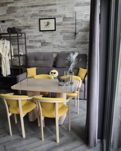 Mirodil House
