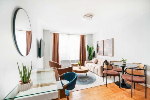 73-806 New 1BR 1Bth UWS Doorman Gym, New York