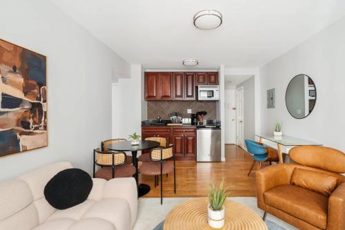 73-806 New 1BR 1Bth UWS Doorman Gym, New York (photo 6)