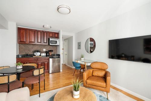 73-806 New 1BR 1Bth UWS Doorman Gym, New York (photo 9)