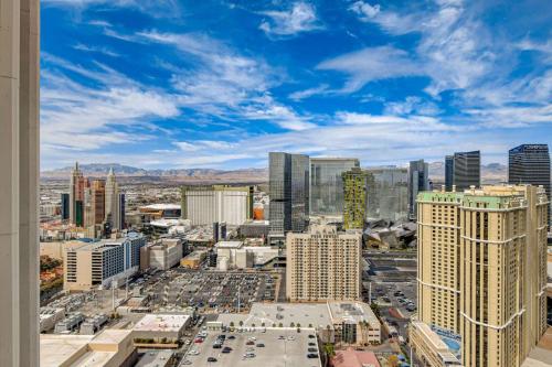 Stunning 1BR Strip VIews w Balcony 17701, Las Vegas (Foto 5)