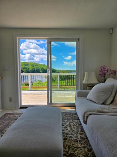 Balkons/terase, House on Thames River in Prestona (CT)