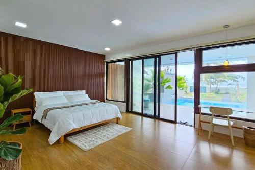 Family 6 Bedroom House in Tabuelan