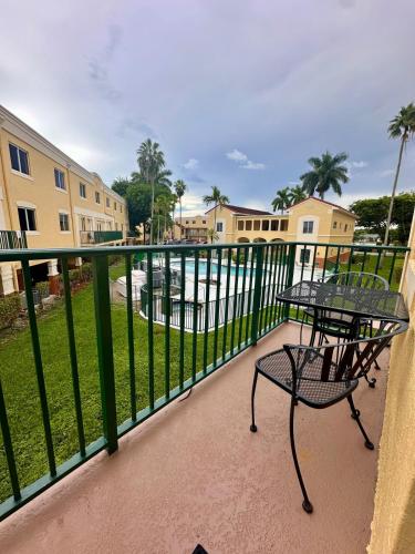 Beautiful 2brm condo w free parking fast WiFi in The Crossings