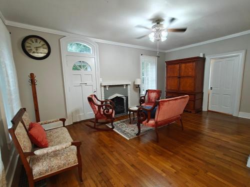 Italian charm villa in Newton