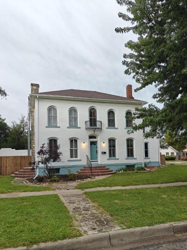 Italian charm villa in Newton