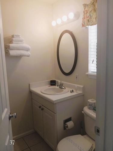 The Cozy Inn - image 14