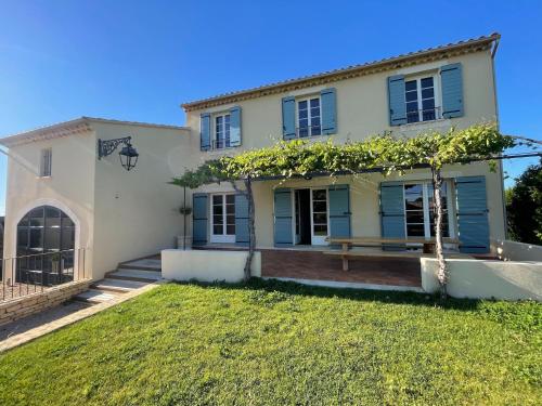 Farmhouse with swimming pool in Provence gîte à louer Violès