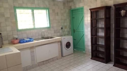 Кухня, La Villa des Pins - Provence 4 ch - Angondje in Либревиль